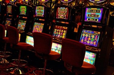 Our sqtoto live dealer studio with table camera and account view